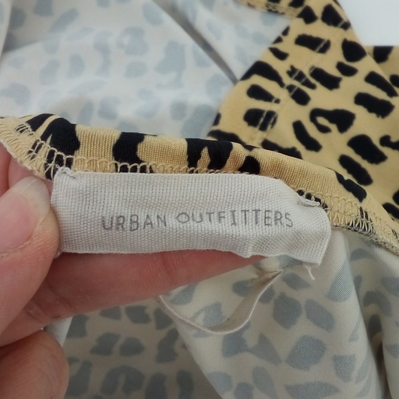 Urban Outfitters Leopard Spaghetti Top S - Picture 5 of 10